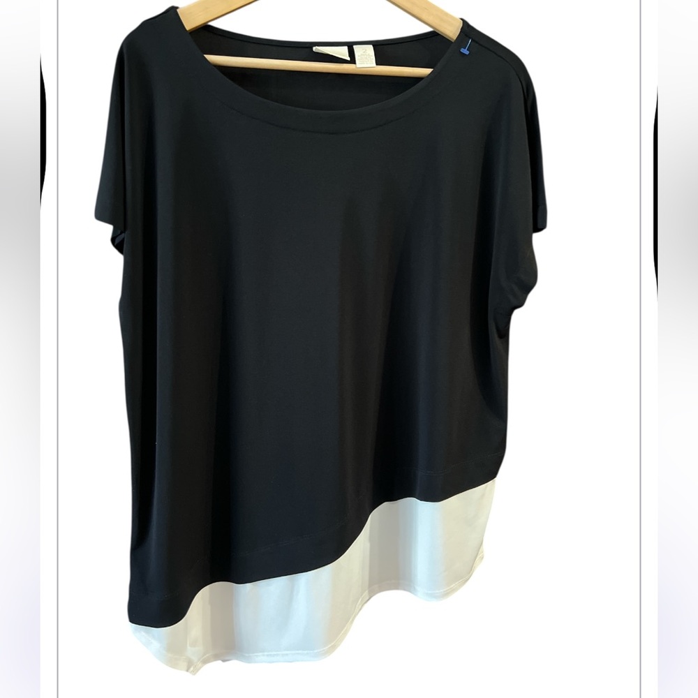 Chico’s Women’s Asymmetrical Black and White Short Sleeve Blouse size 2